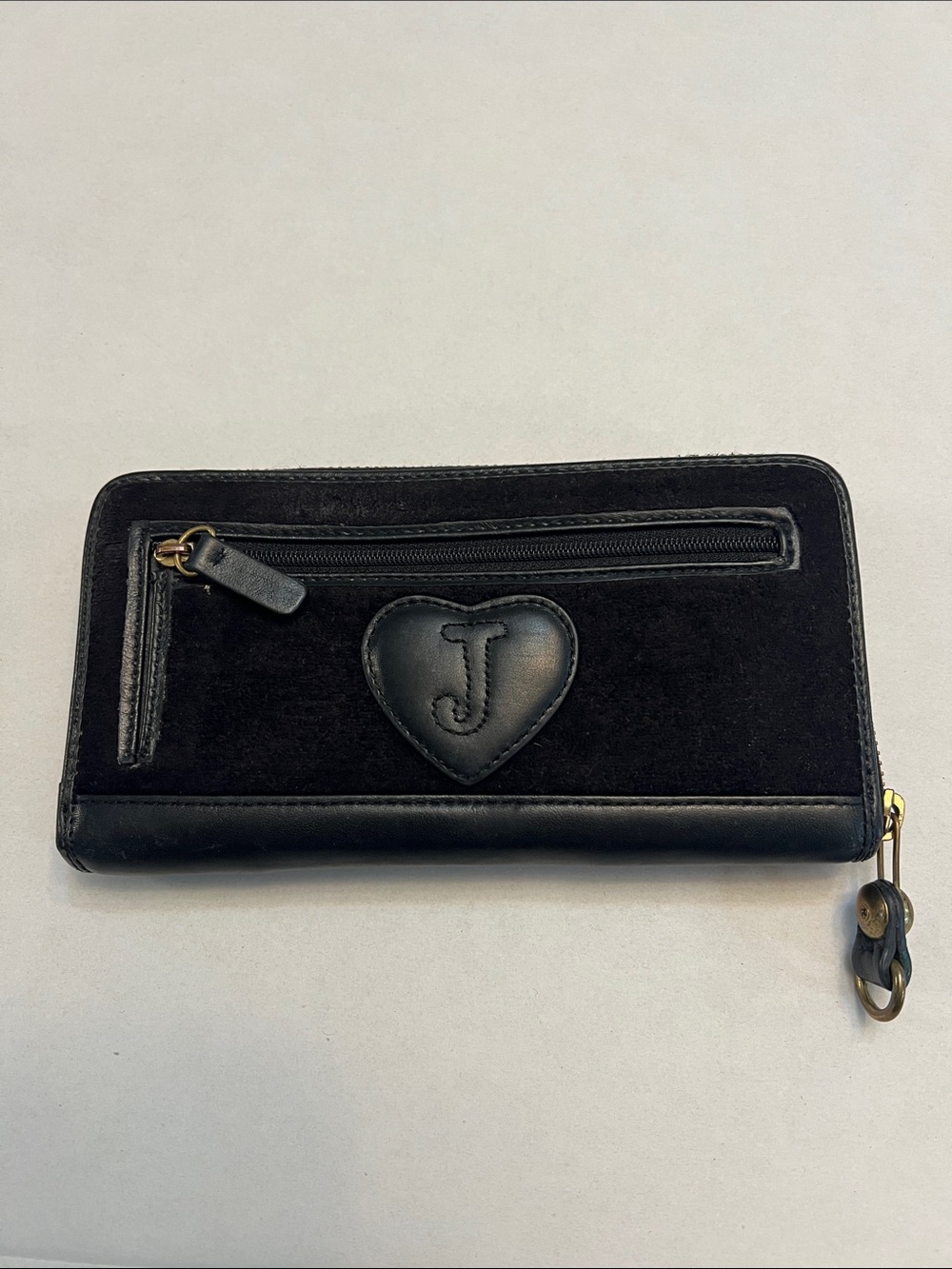 JUICY COUTURE BLACK LEATHER & VELVET SCOTTIE DOG ZIP AROUND WALLET - Picture 2 of 16